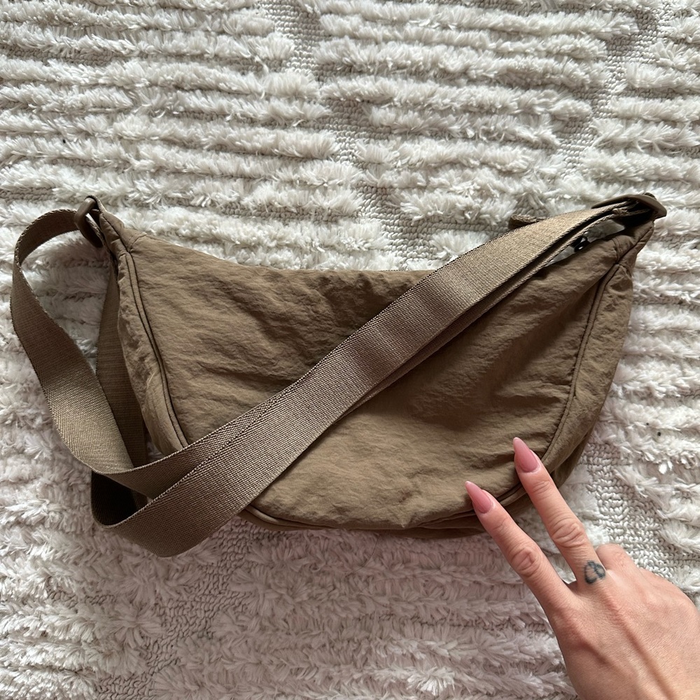 UNIQLO - beige - round mini shoulder bag - EUC